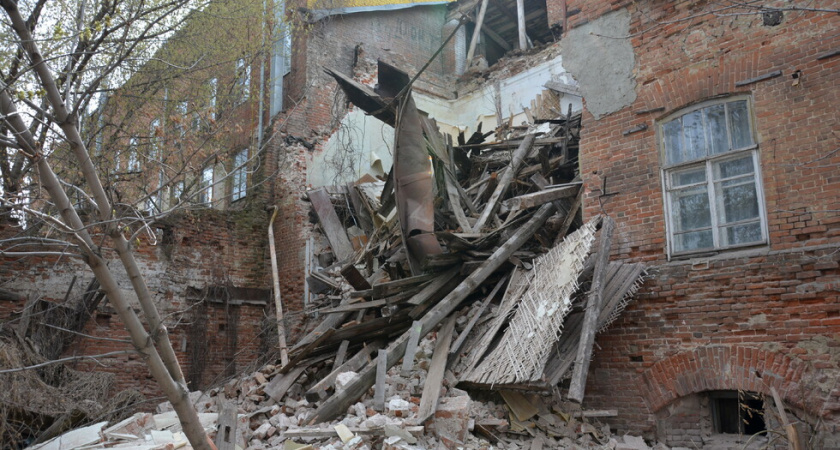 Обрушившийся памятник архитектуры на Кутякова продадут до конца 2025 года