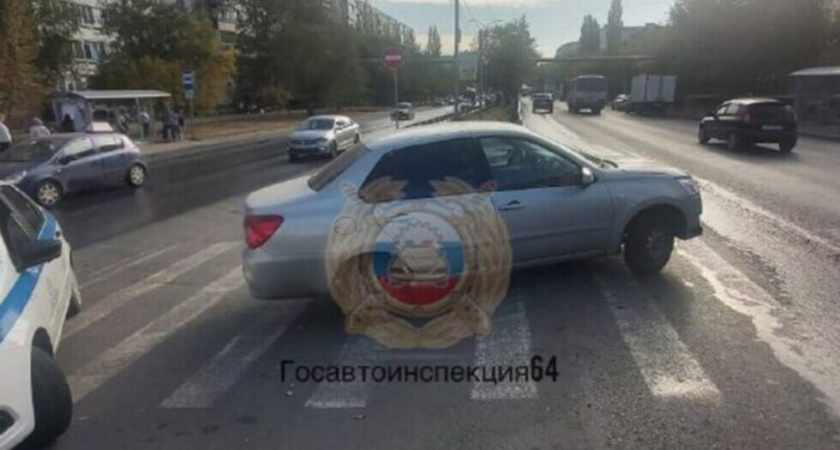 Полиция ищет свидетелей наезда на женщину на пешеходном переходе в Саратове