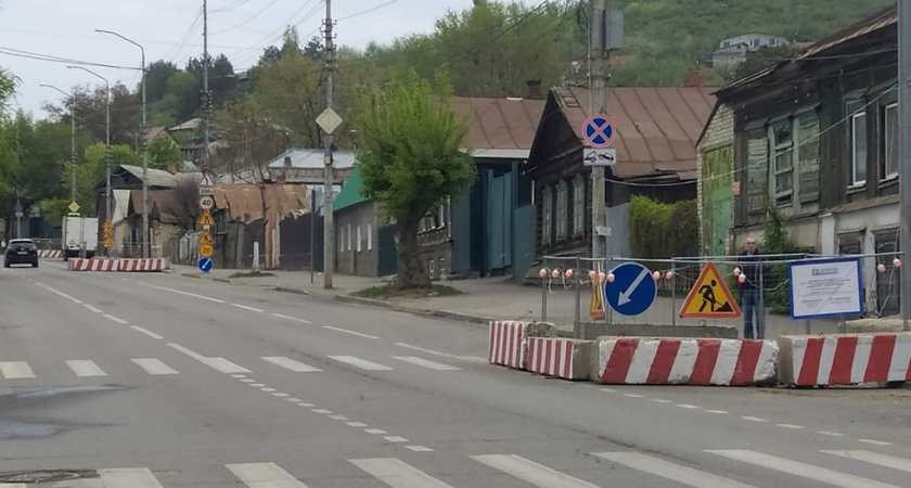 В Саратове открыли движение на Славянской площади после ремонта водовода