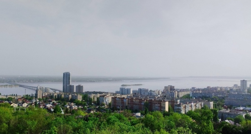 Цены на вторичное жилье в России снизились, а в Саратове продолжили рост