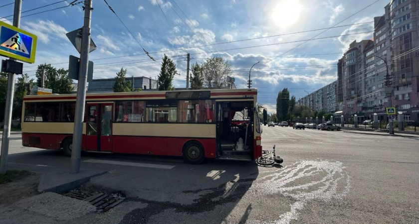 В Саратове автобус сбил 79-летнего велосипедиста