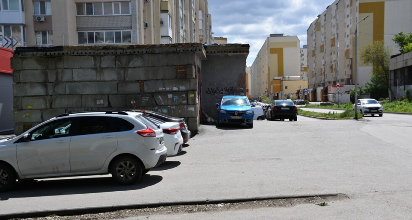 Жилинспекция проверяет жалобы жителей микрорайона "Авиатор" на управляющую компанию