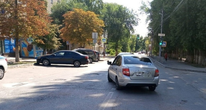 Полиция ищет свидетелей наезда на пенсионерку в Саратове