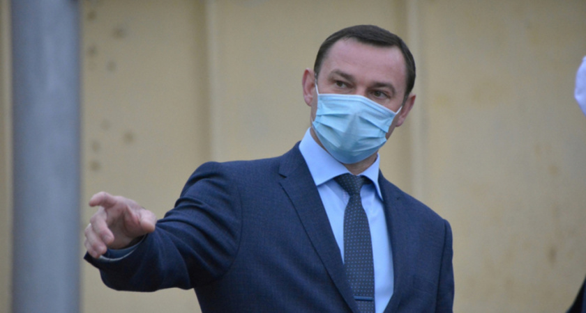 Суд оставил под арестом экс-главу "Саратовгорэлектротранса" Прохорова до 5 июля