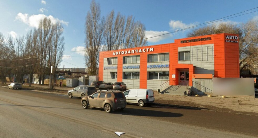 Мэрия Саратова требует снести магазин автозапчастей "Вездеход" в Заводском районе