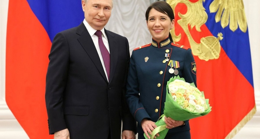 Медсестра из Саратова стала первой женщиной-участницей СВО, получившей звание Героя России