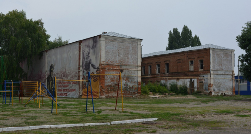 На реставрацию исторического здания духовного училища в Петровске выделят 82 миллиона рублей