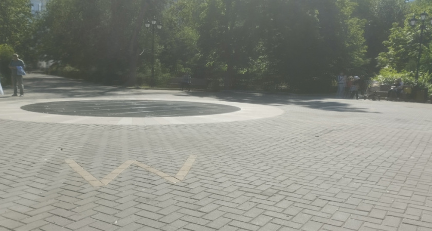 В Детском парке Саратова снова не работает фонтан