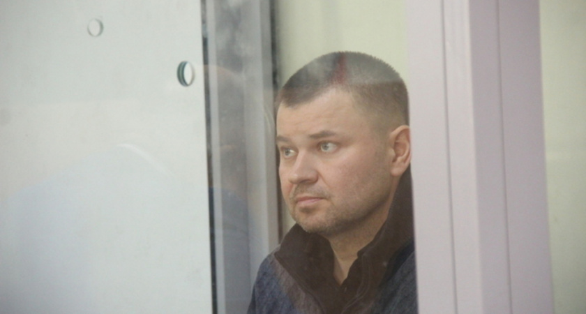 Экс-главу Энгельсского района обвинили в махинациях с дорожными контрактами на 599 млн рублей