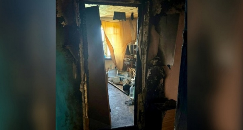 Мужчина пострадал при ночном пожаре в саратовском общежитии