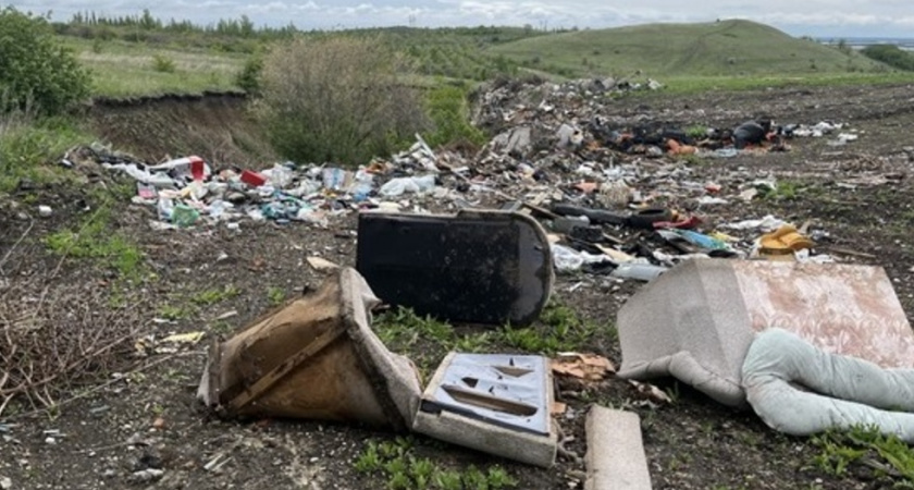 Возле села Багаевка обнаружена незаконная свалка объемом 1,2 тыс. кубометров