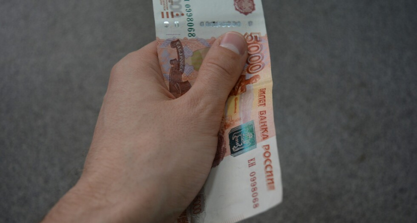Большинство саратовцев предпочитают копить деньги в рублях