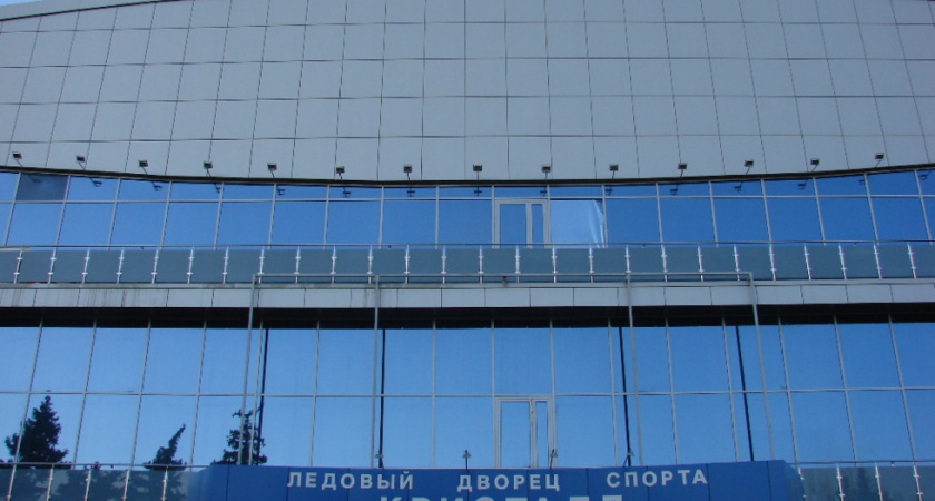 В Саратове заменят витражи ледового дворца «Кристалл» за 3 миллиона рублей