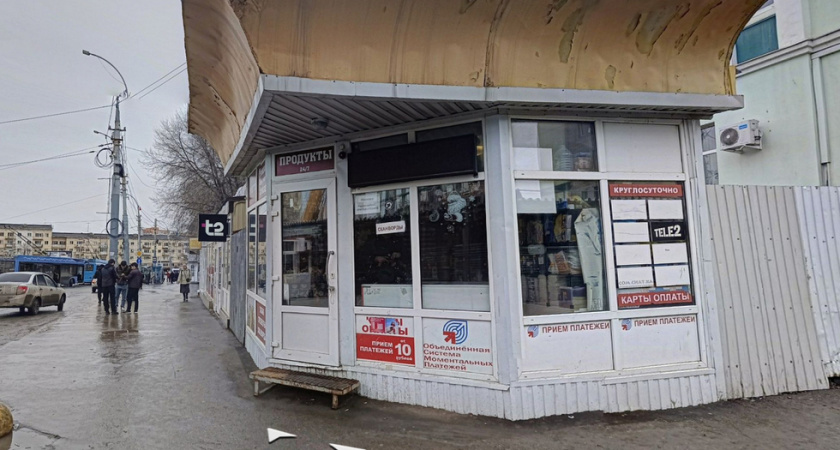 Администрация Саратова подала новые иски о сносе ларьков на Привокзальной площади и улице Навашина