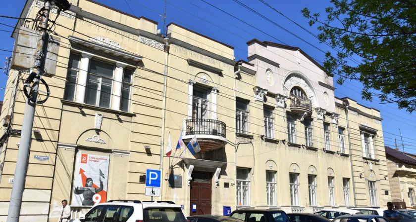 Администрация Кировского района увеличила гарантию на ремонт тротуара с года до пяти лет