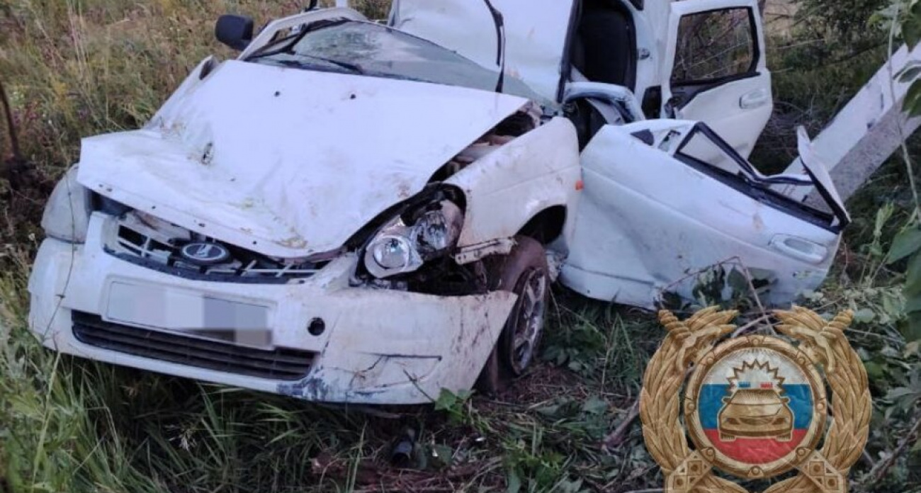 В Вольске водитель врезался в опору ЛЭП и попал в больницу