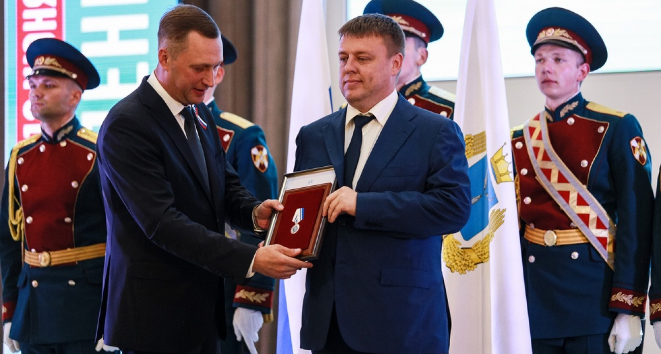 Саратовскую компанию «Энгельсский металл» наградили медалью губернатора за содействие СВО
