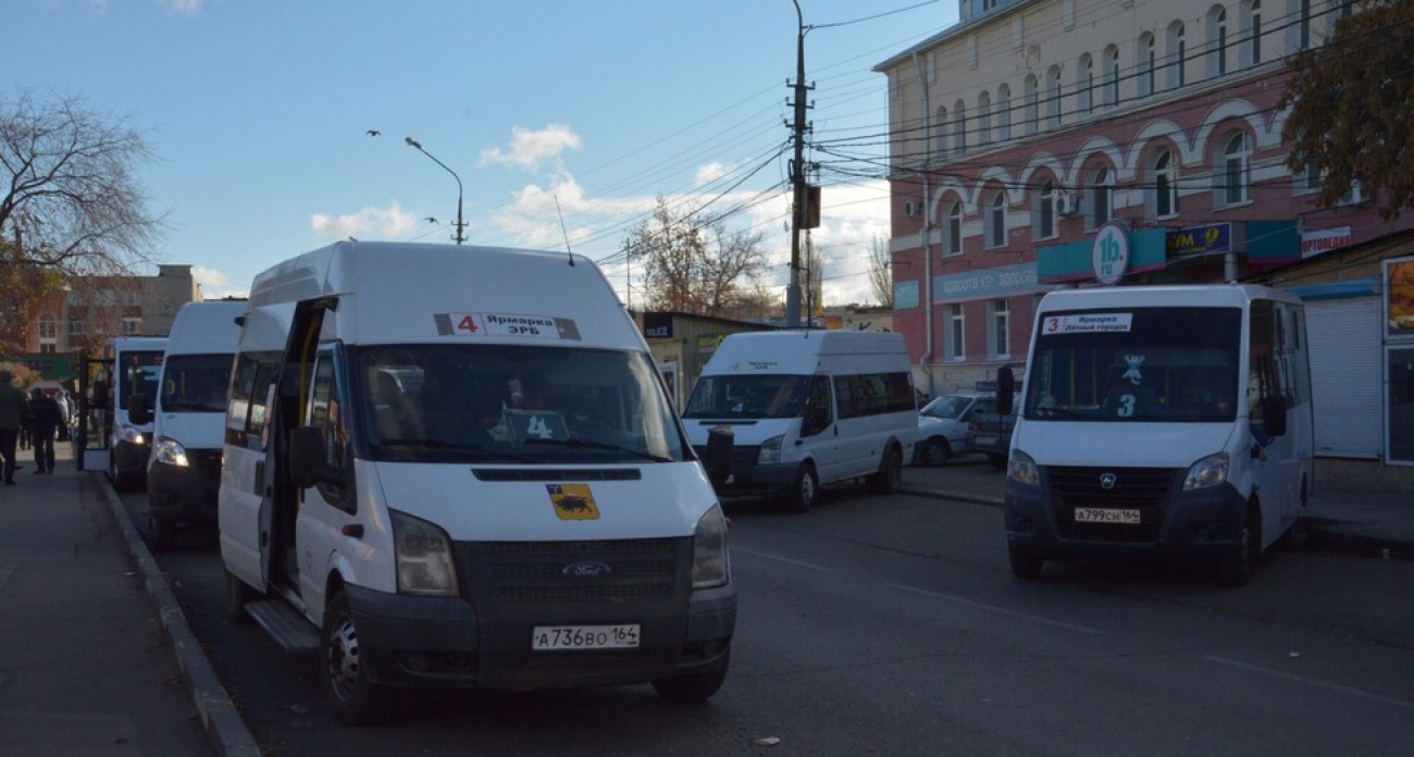 В Энгельсе запретили старые автобусы на трех дачных маршрутах