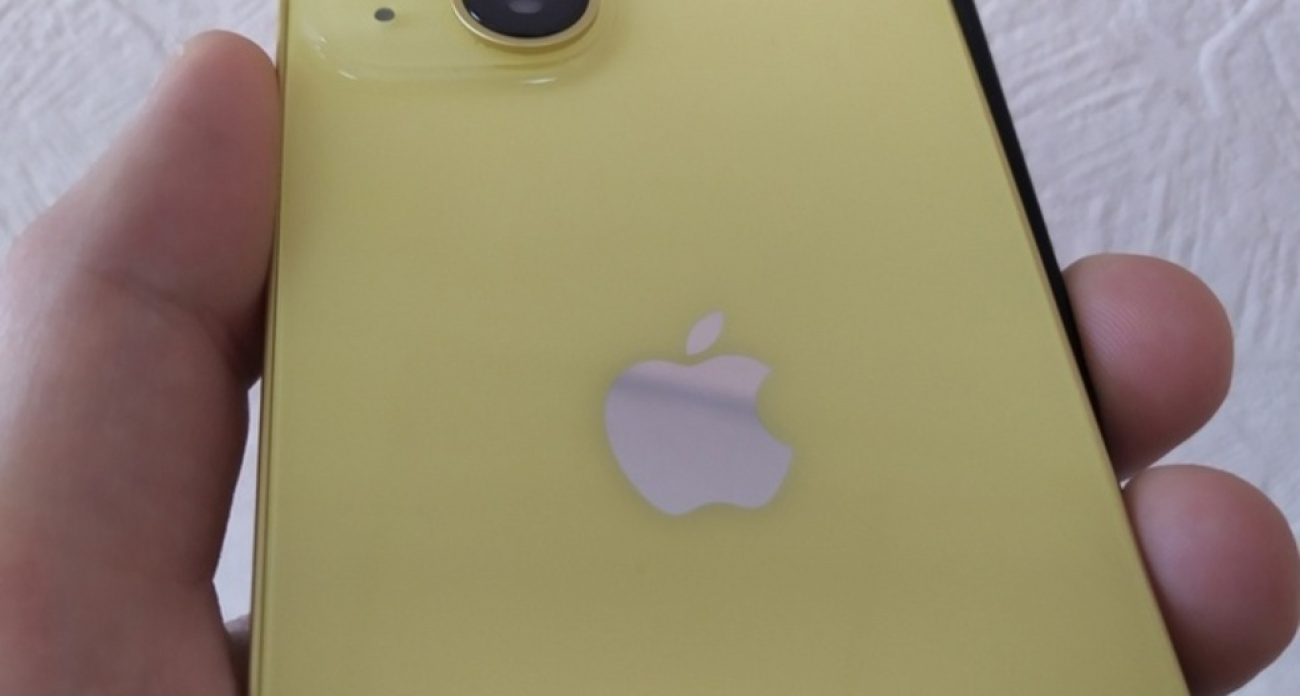 20-летний иностранец украл iPhone за 95 тысяч рублей из кафе в Энгельсе и сдал в ломбард