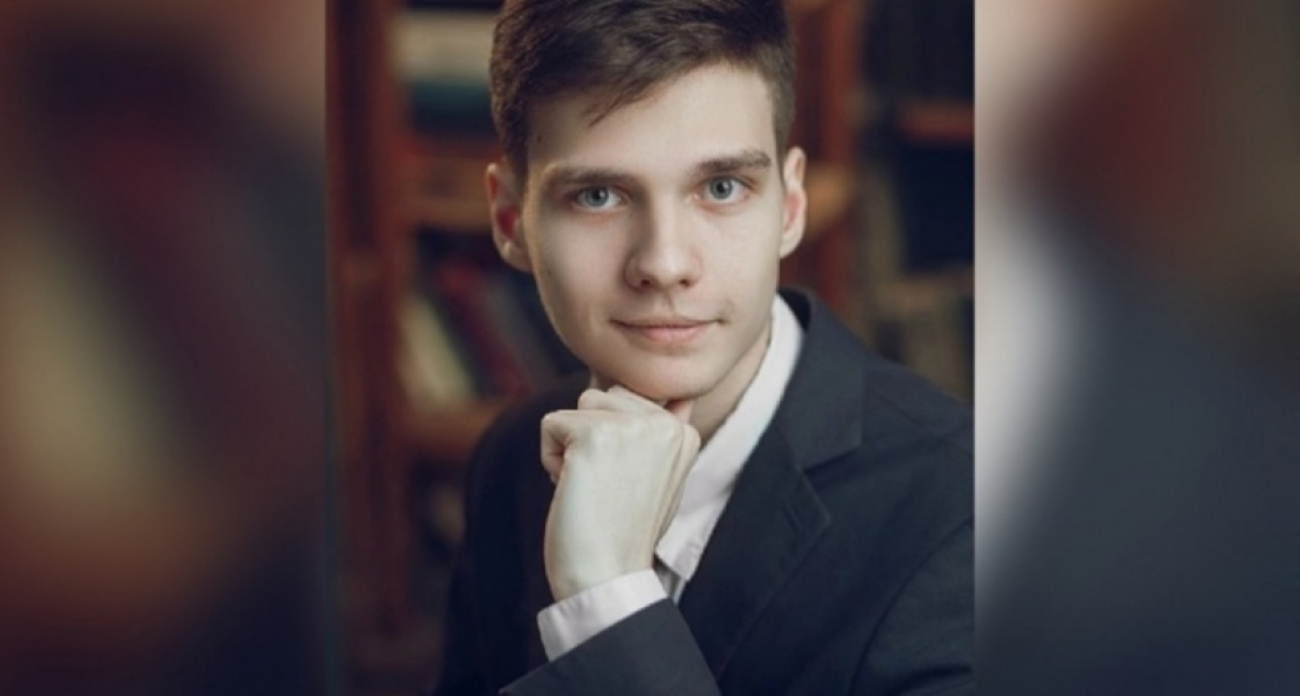 Выпускник гимназии №4 Святослав Усов получил 100 баллов по информатике в дополнительный день ЕГЭ