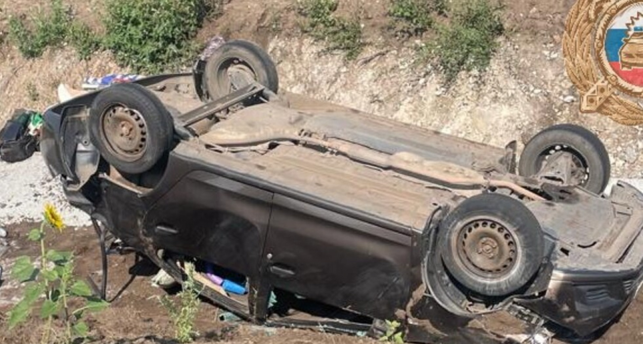 13-летний мальчик госпитализирован после опрокидывания Renault на трассе Сызрань-Саратов