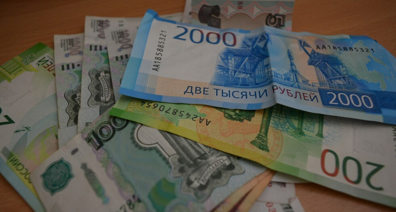 Школьник из Маркса перевёл 45 тысяч рублей с карты матери "знакомой" из взломанного аккаунта