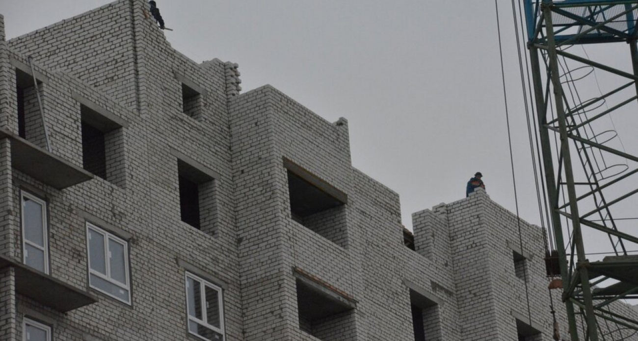 Жилищное строительство в Саратовской области упало на 3,7% — многоэтажки почти не строят