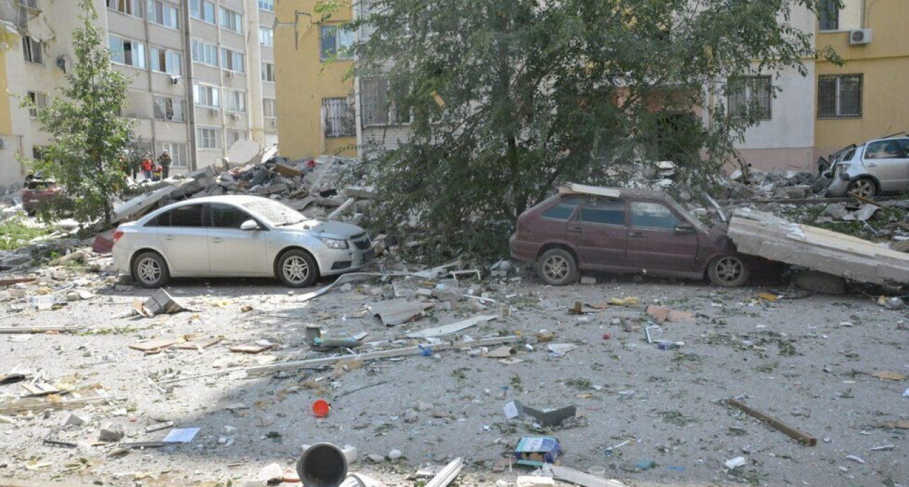 Число жертв взрыва газа в десятиэтажке Саратова выросло до четырех, на восьмом этаже найден выживший