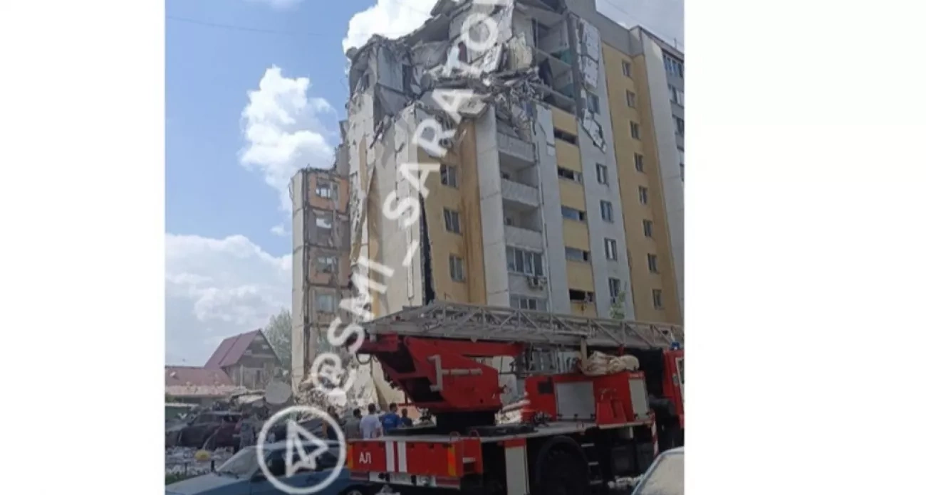 Взрыв в подъезде на Блинова и отключение воды в трех районах Саратова: главные новости за 24 июля