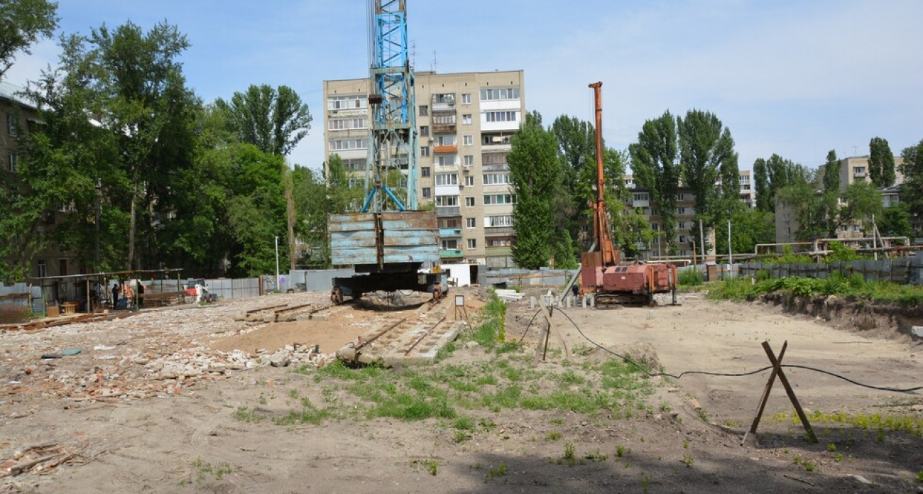 Саратовская область рухнула на 10-е место в ПФО: построили на 2,6% меньше жилья за полгода