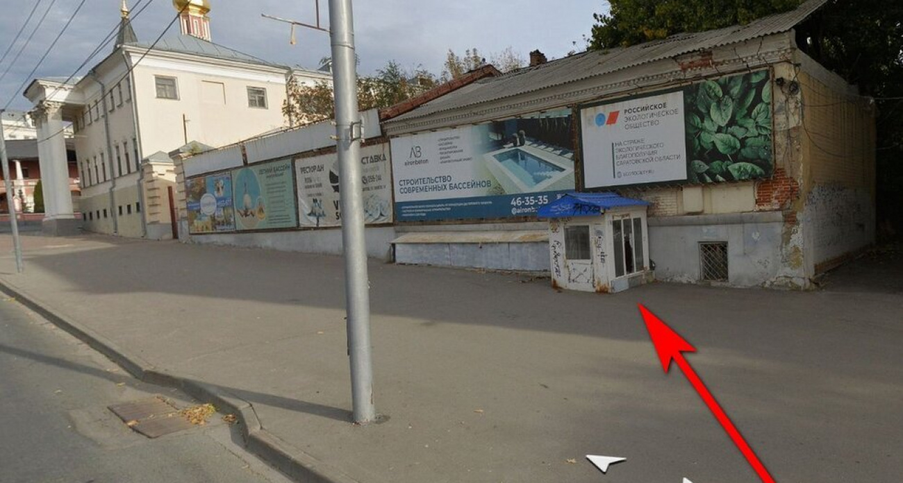 Власти Саратова снесут уродливую пристройку возле музея краеведения на туристической Музейной площади