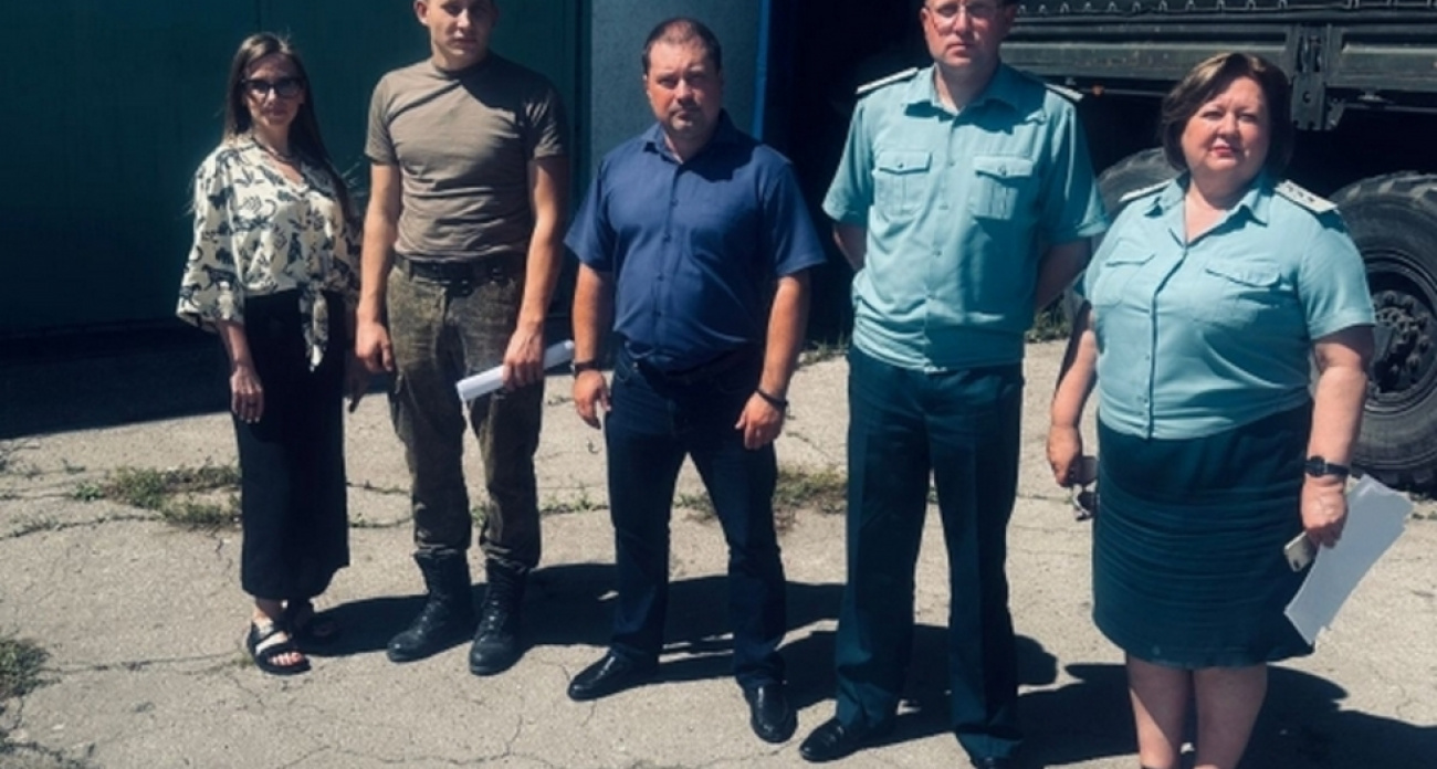 Военному училищу в Саратове передали 30 тысяч комплектов конфискованного белья для отправки в зону СВО