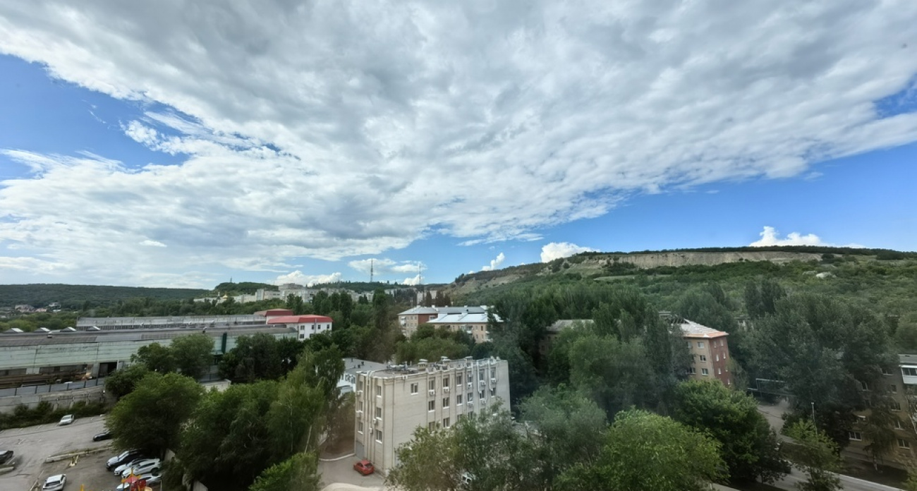 Порывы ветра до 17 м/с и +31 градус: в Саратове объявили штормовое предупреждение на 1 августа