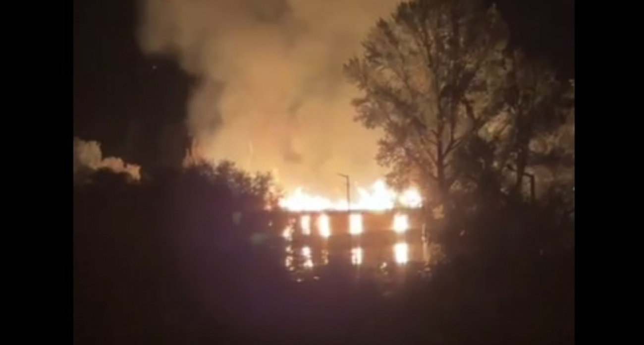 В Балаково сгорело 150 квадратов расселенного дома: власти усиливают патрули