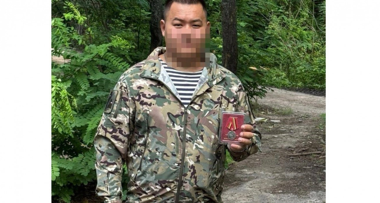 Остановили прорыв в Судже за 4 дня": боец из Саратовской области награжден медалью "Защитник Курской области