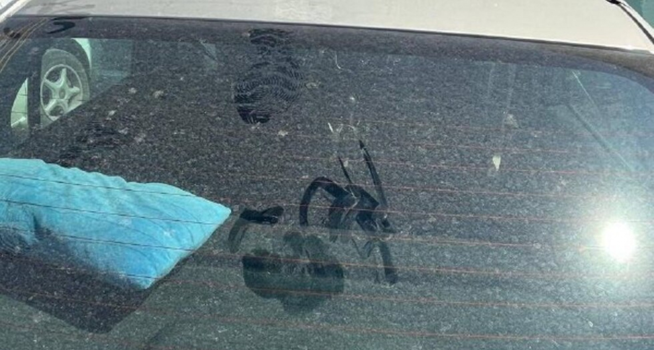19-летний рецидивист устроил пьяные "танцы" на крышах Kia и Renault, причинив ущерб на 85 тысяч