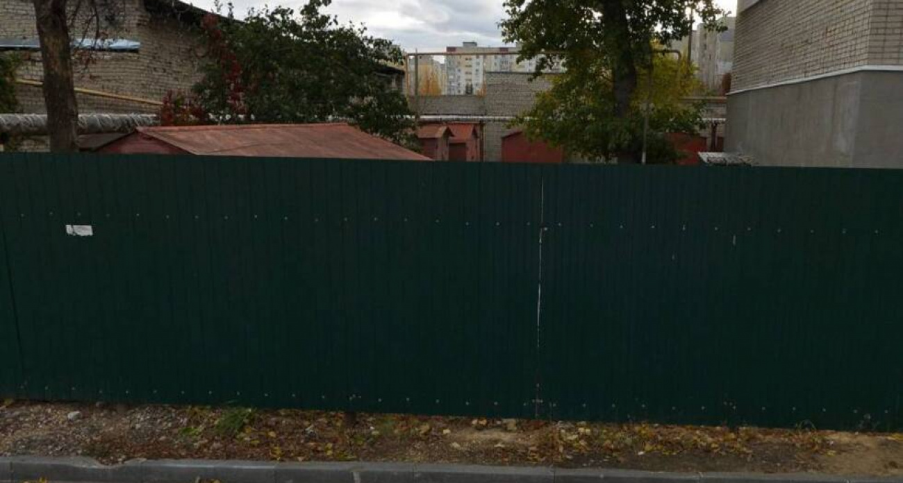 37 объектов под снос: власти Заводского района дали 5 дней на демонтаж детских аттракционов в сквере Гагарина