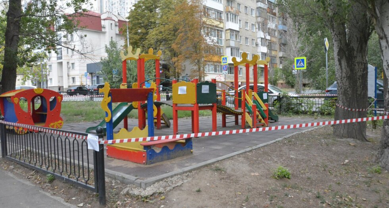 Снесли 5 обновленных площадок на Астраханской — жители СХИ умоляют Исаева отдать их детям: "Нам такие даже не снились"