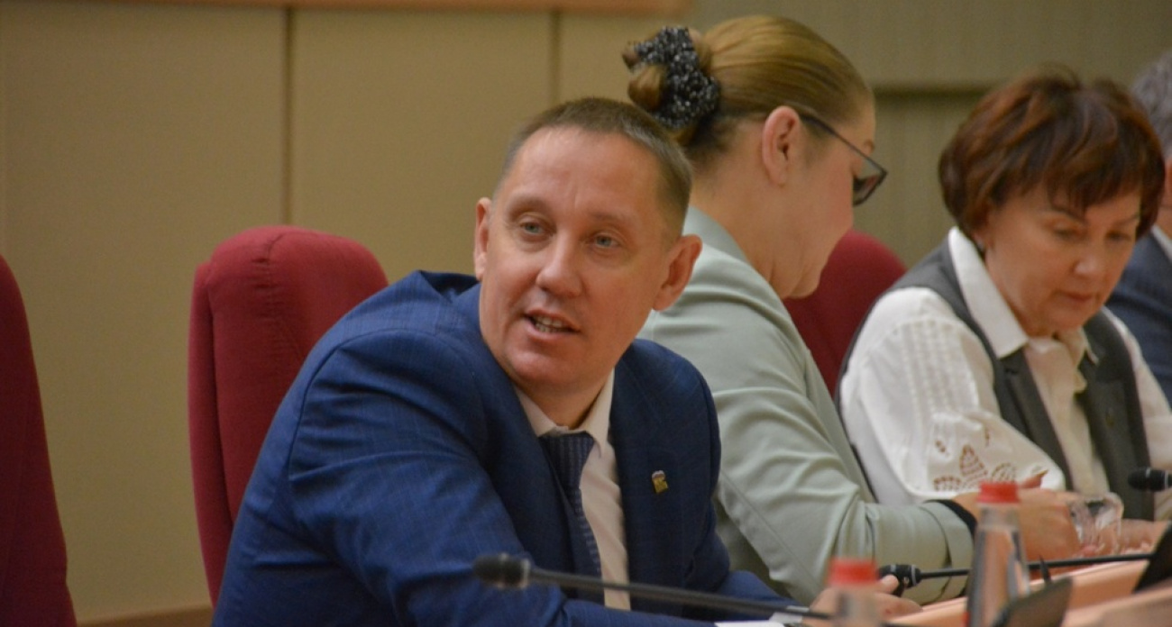 Группа саратовских чиновников две недели травит журналистку Налимову за протест против застройки детского сквера