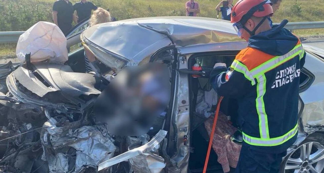 Смертельное столкновение Volkswagen и JAC у села Новояблонка: 63-летний водитель погиб, женщину госпитализировали