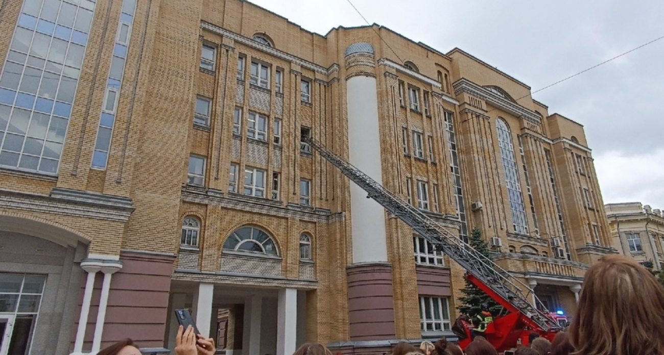 Пожар на 100 квадратах и 20 заблокированных: что случилось в СГУ Чернышевского