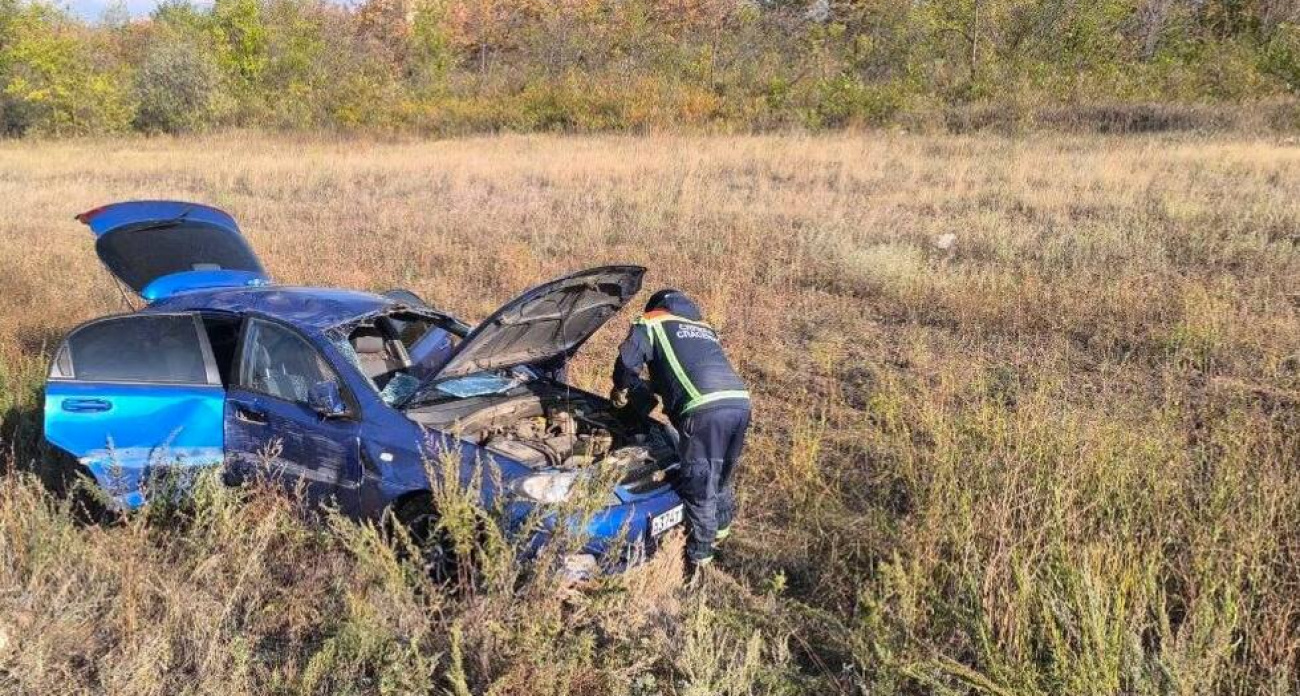 В Энгельсском районе КамАЗ протаранил Chevrolet с 76-летней пенсионеркой внутри