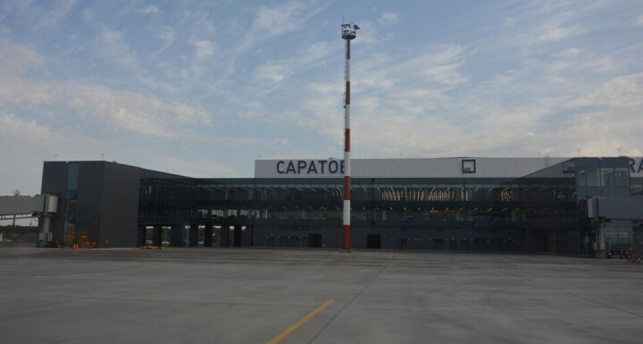 Аэропорт "Гагарин" в Саратове экстренно закрыт из-за угрозы безопасности полетов