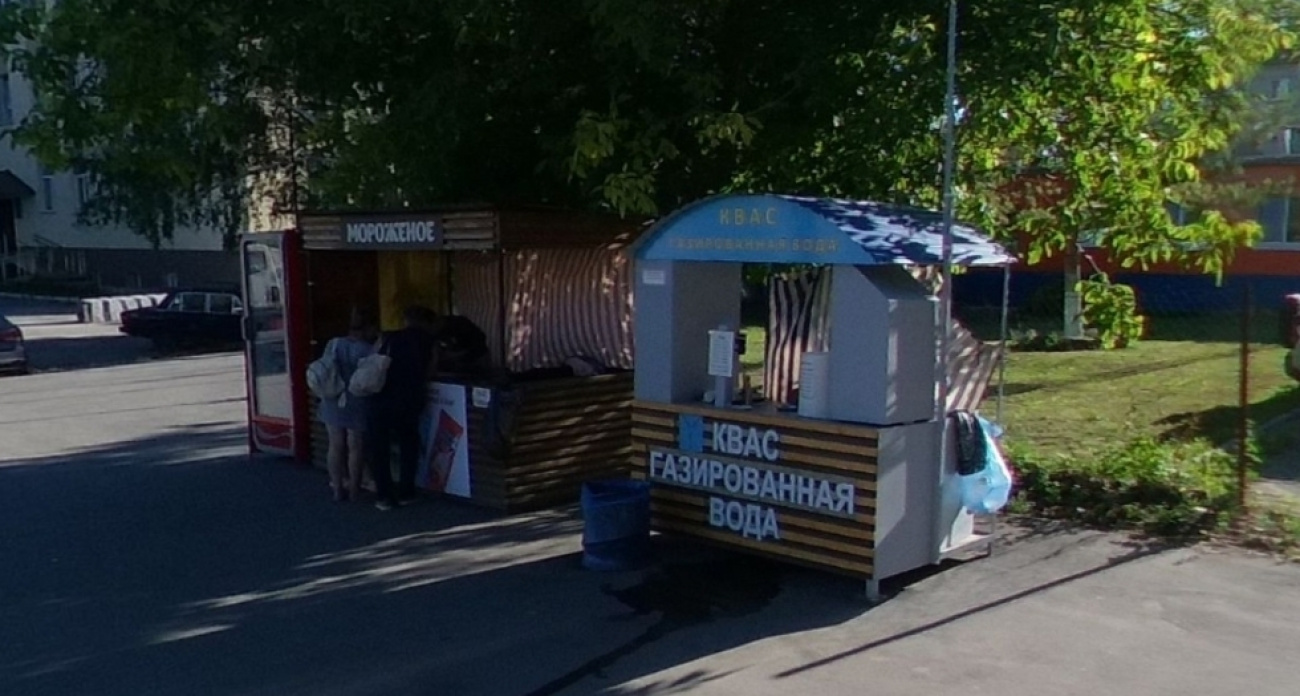 Власти Заводского района снесут ларьки "Славица мороженое" у стадиона "Волга" и в Комсомольском
