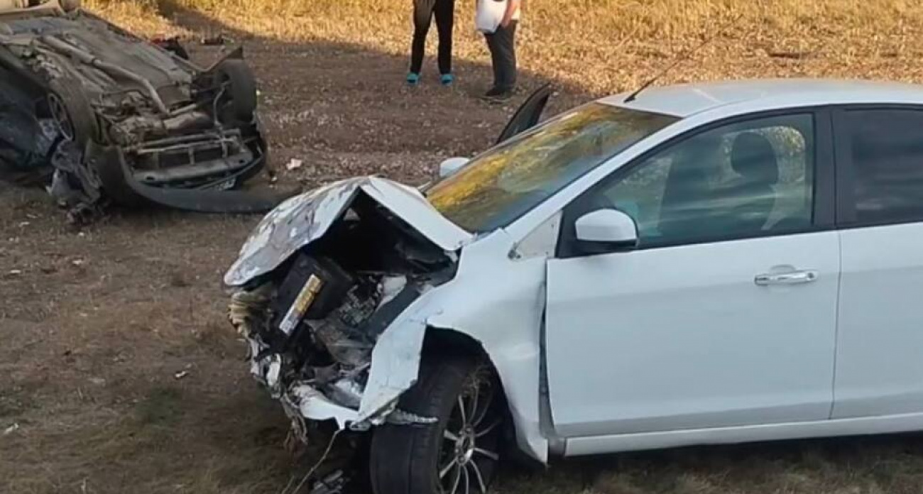 Восьмилетний мальчик с родителями госпитализирован после столкновения Lada Priora с Ford в Саратове