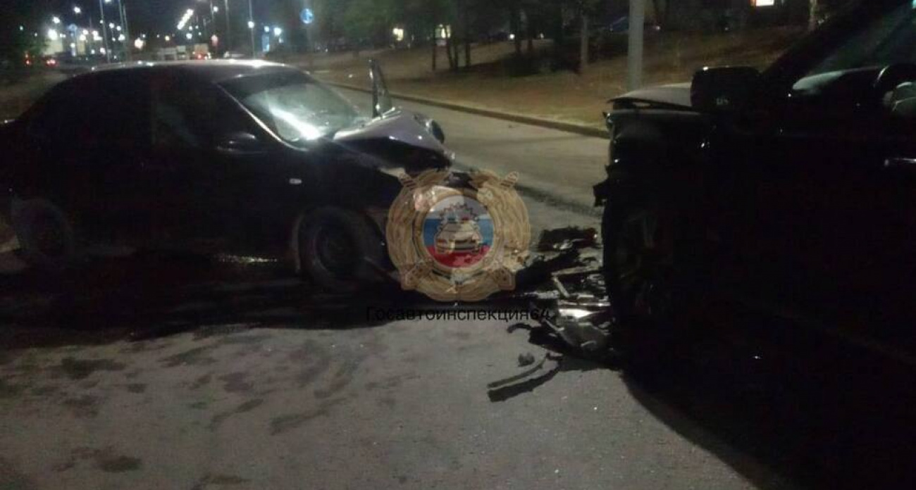 Kia и "Калина" столкнулись на улице Романтиков: двое госпитализированы после дневного ДТП