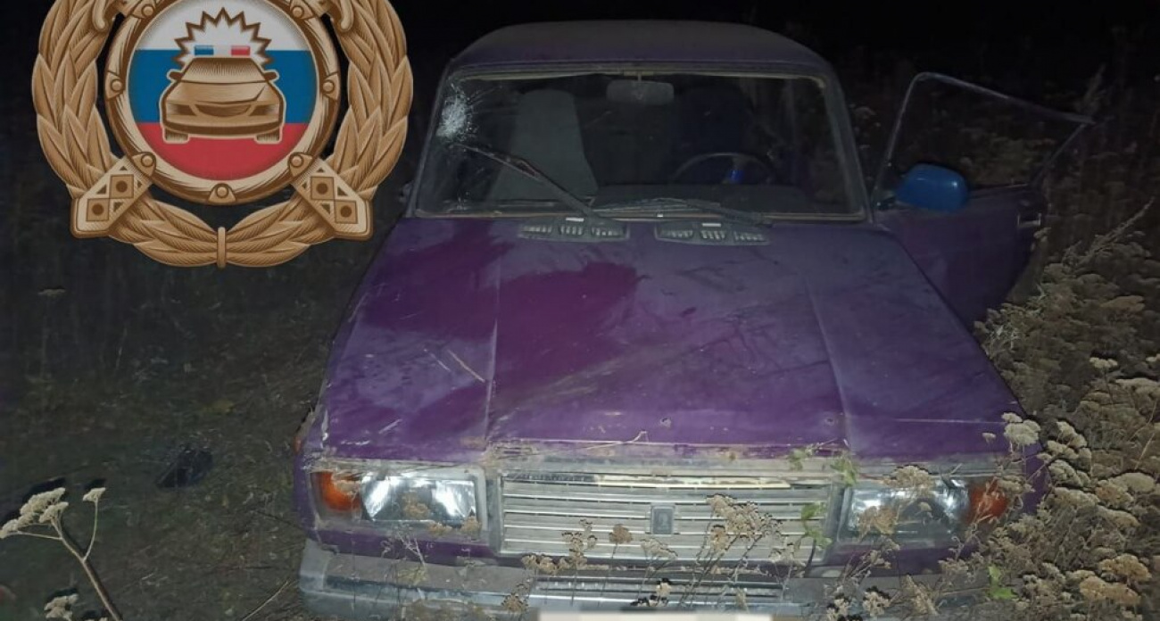 19-летний водитель попал в больницу после ночного опрокидывания "семерки" в Турковском районе