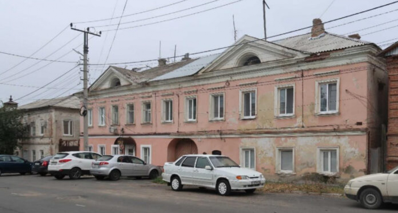 Экс-главу Вольского района Татаринова обязывают вернуть деньги по иску прокурора