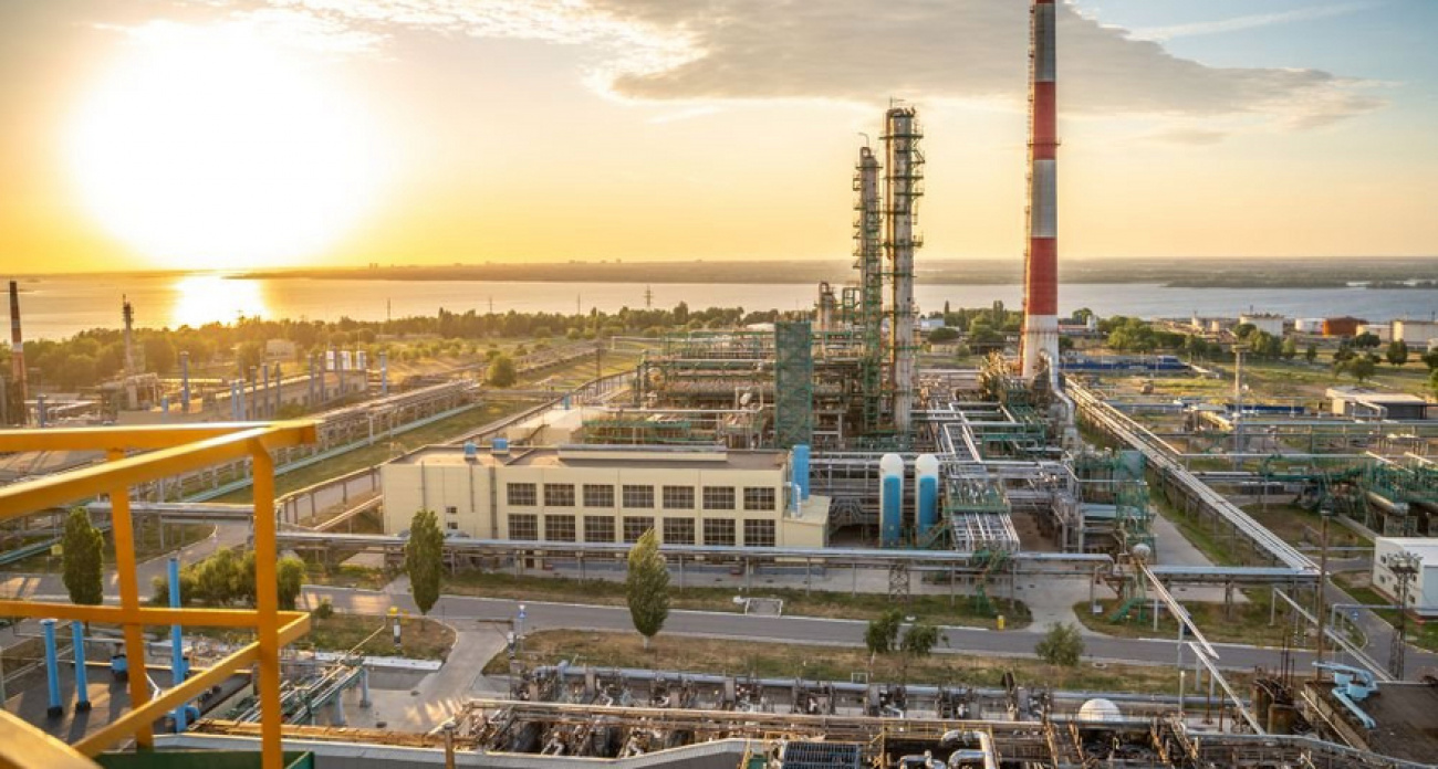 «Роснефть» и «Лукойл» под ударом: США заблокировали активы и Саратовский НПЗ