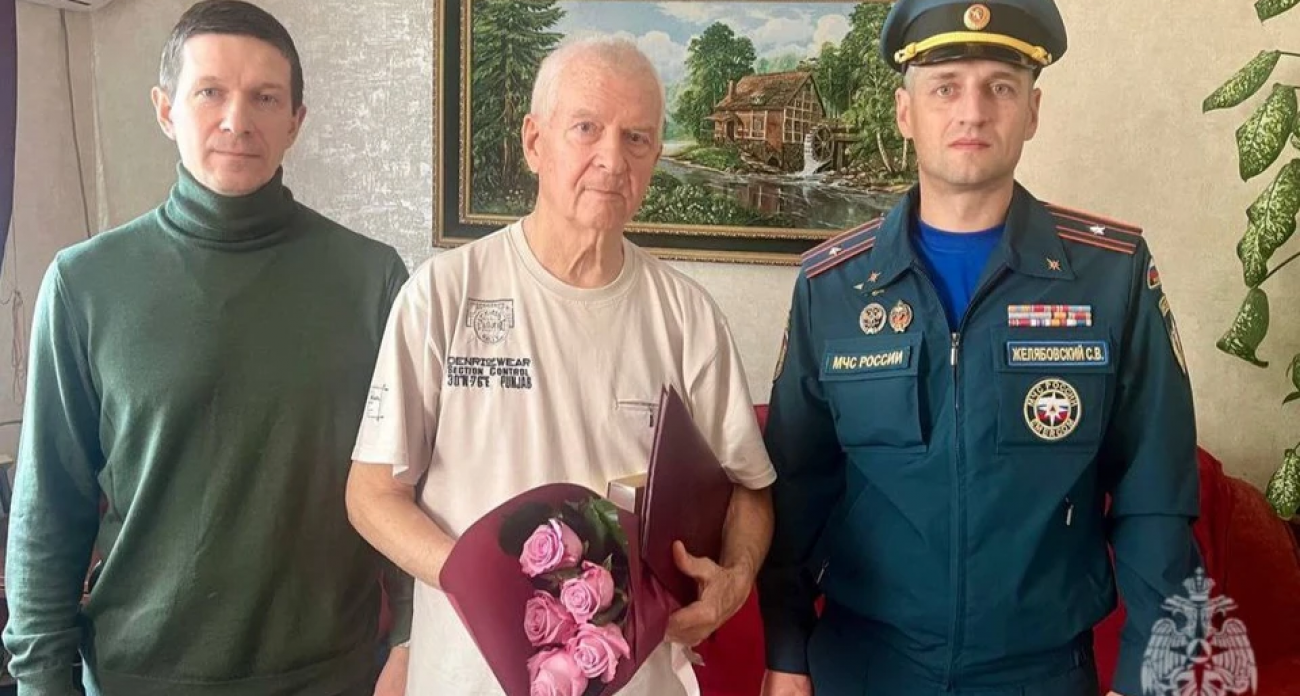 От курсанта из Харькова до руководителя: саратовский огнеборец принимает поздравления с 80-летием